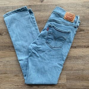 Levi 314 Straight Leg Jeans | Size 28 short | Light Wash